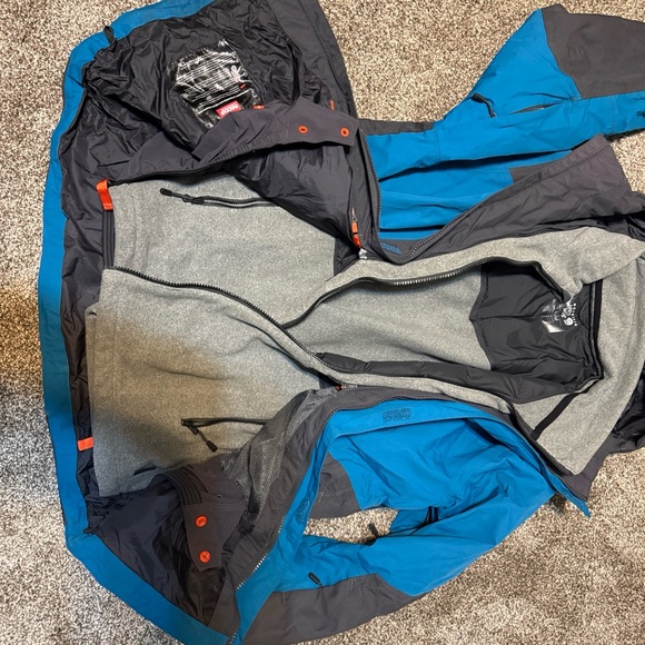 Mountain Hardware Winter Ski Coat with Zip out jacket; Size Medium - Picture 6 of 7